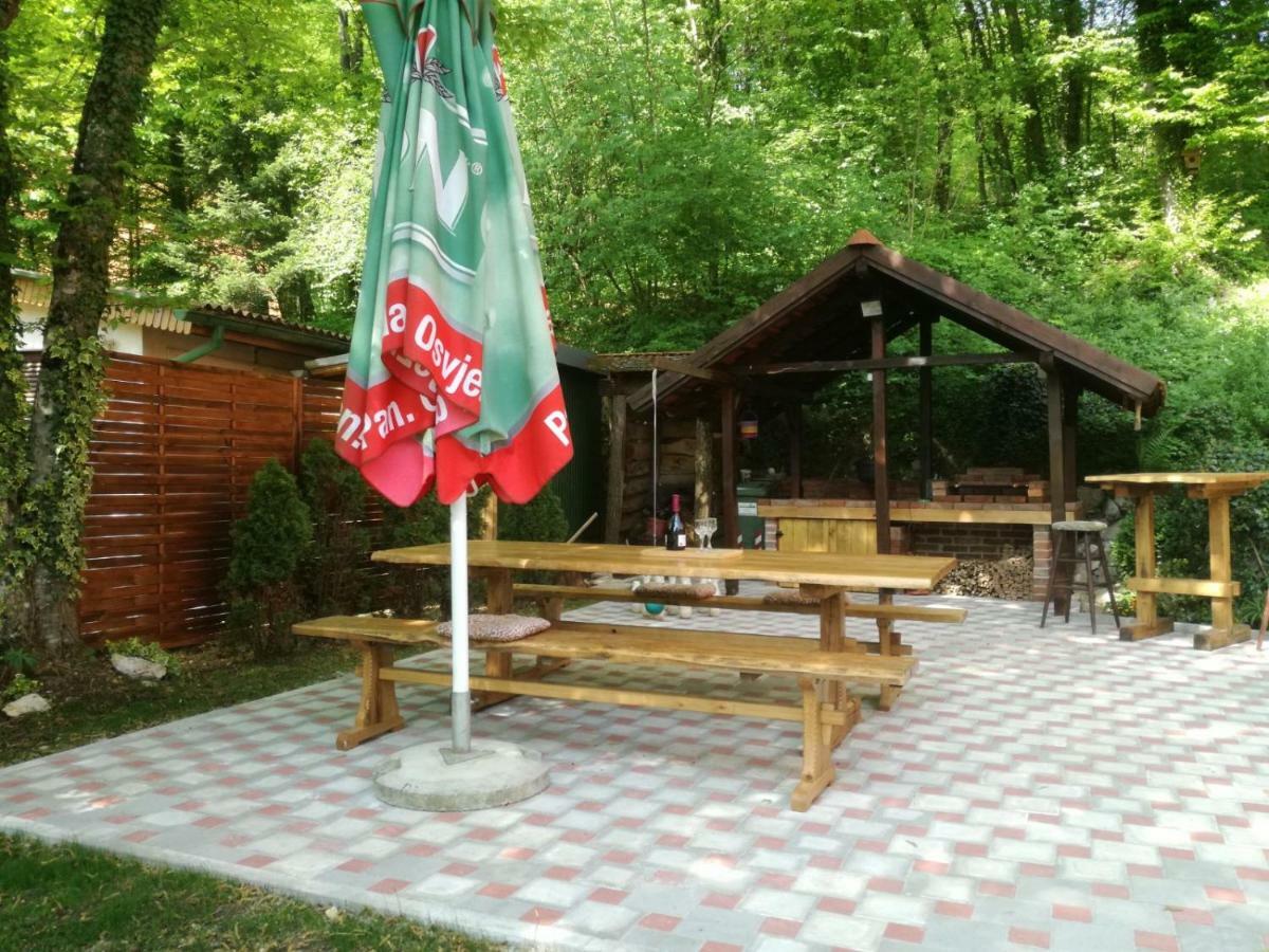 Holiday Home Mreznica Gornji Zvecaj Екстер'єр фото